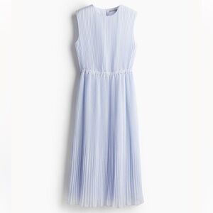 Sleeveless Light Blue Pleated Dress